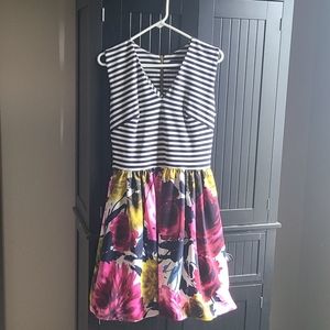 Just Taylor size 8, stripes and floral dress
